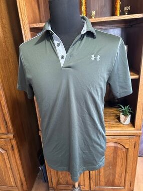 Under Armour Heat Gear Loose Fit Men’s Olive Polo with Contrast Placket EUC